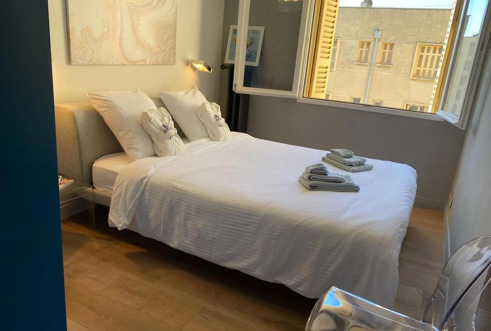 Apartment Click! Magical Views Notre-Dame, Vieux Port & Rooftops - Walk To All Marseilles